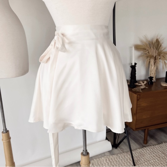 CREAM WRAP BALLET STYLE SKIRT ✨🕊️ - Picture 4 of 7
